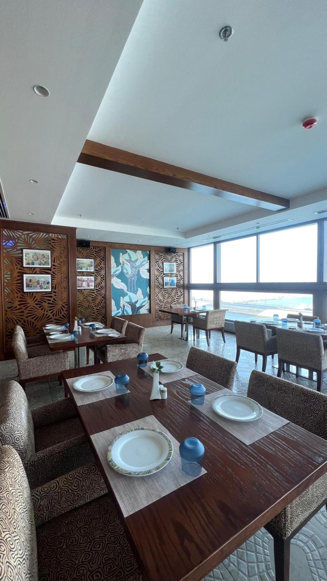 The Seven Hotel Manama Exterior foto