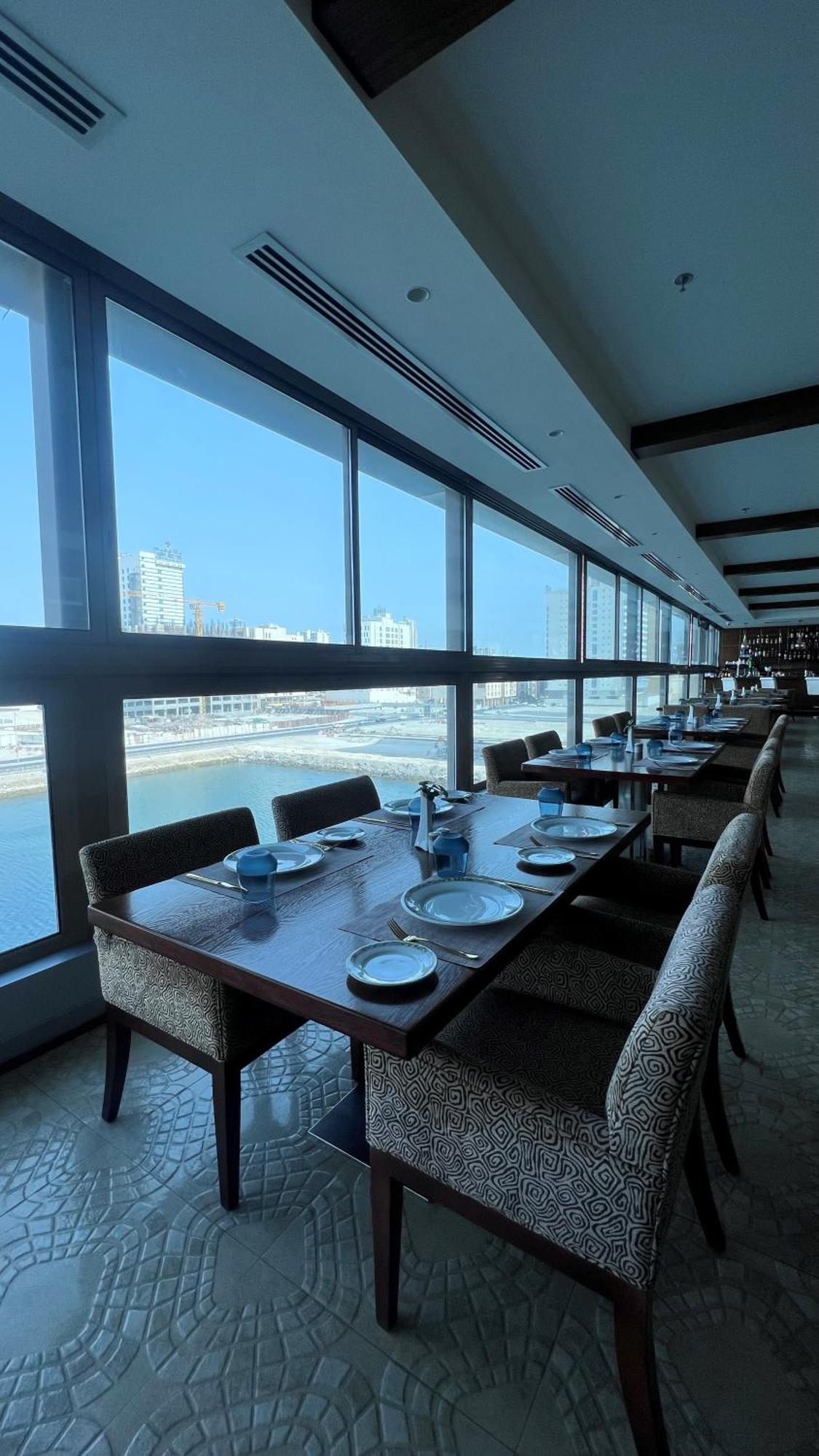 The Seven Hotel Manama Exterior foto
